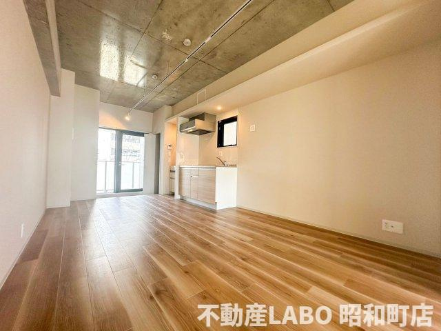 ブリリアントコートクラージュの居間・リビング