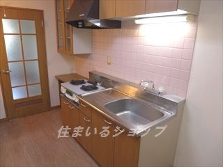 ベルドミールⅠのキッチン|２口ガスコンロ・窓あり