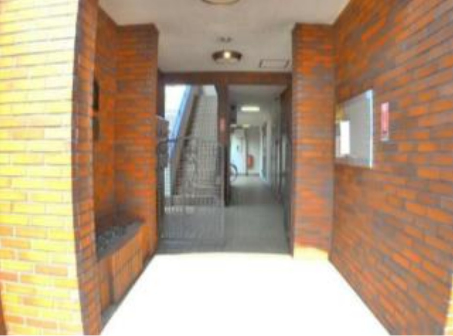 クォーレ市川 のエントランス