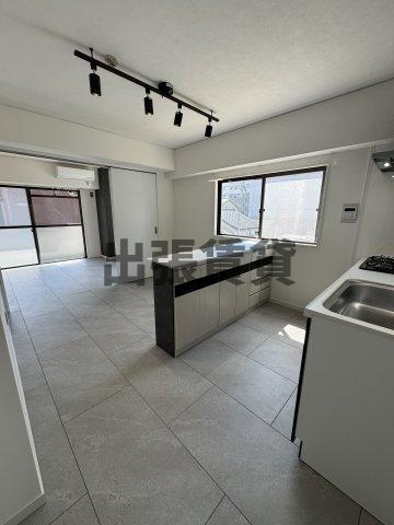 仲介手数料0円！URBAN HEIGHTS立花の居間・リビング