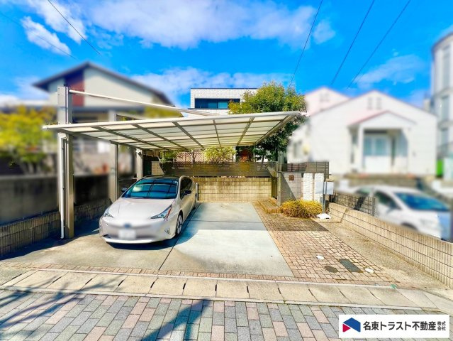 長久手市野田農戸建の外観|ミサワホームの注文住宅！
3台駐車可能！(乗用車2台、軽自動車1台)※車種による
カーポートは2台分あります！