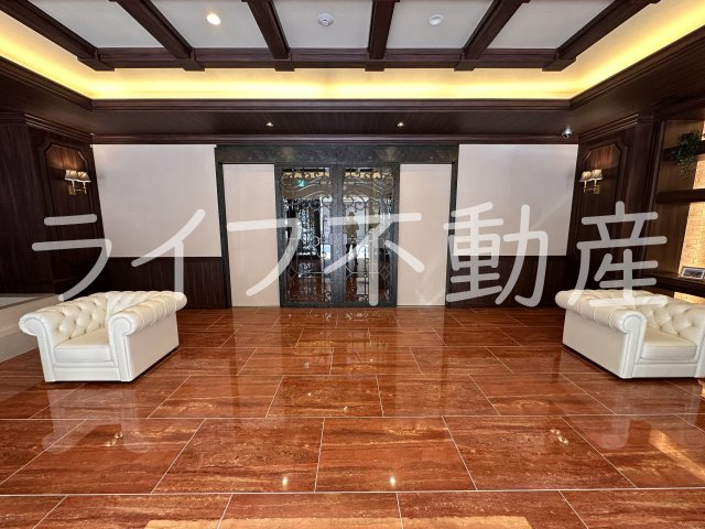 プレジオ永和EUROのエントランス|建物の内部です