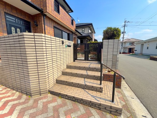 青山３丁目戸建てのエントランス