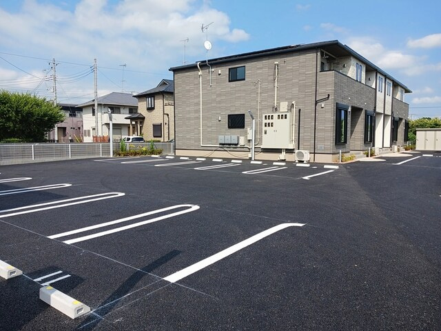 グラン・アルカディアⅡの駐車場