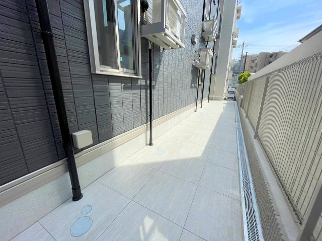 グリーンコート淡路のエントランス