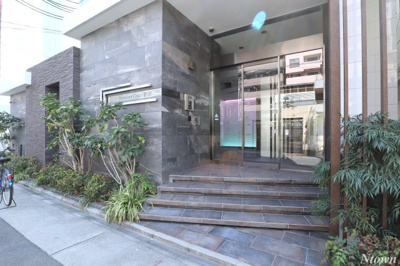 【エントランス】 | プレミアムコート新栄 | 清潔なエントランスです