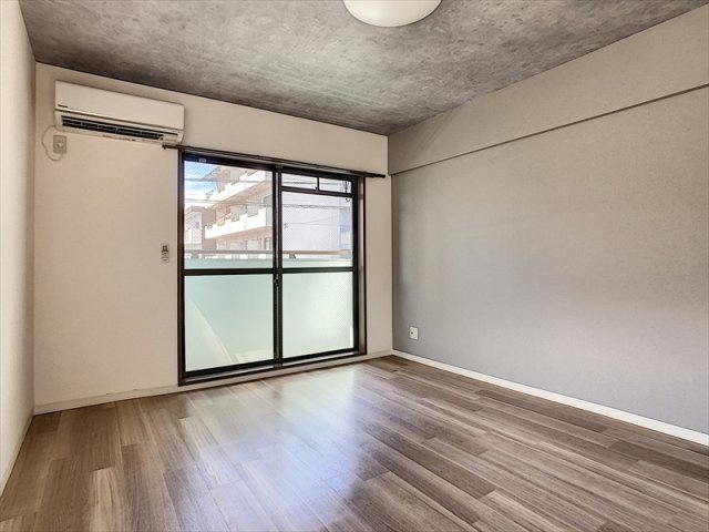 ワンダースメゾン青江の居間・リビング