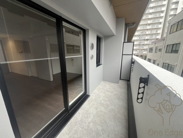 アーバングランデ新大阪のバルコニー