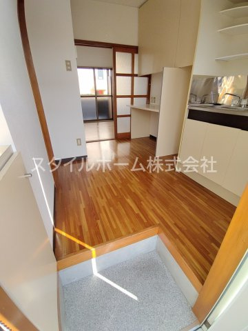 カブリオレの玄関|収納もある玄関です