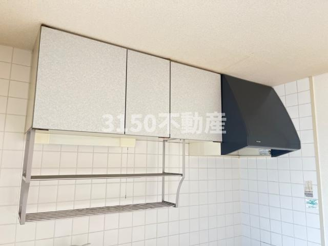 ハイツ園城のキッチン|キッチン吊戸棚