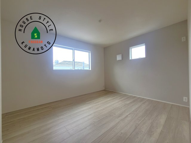 熊本市東区尾ノ上3丁目第1-3棟（2号棟）の寝室|主寝室には収納力に優れたクローゼットがありますので、お部屋もすっきり片付きます。