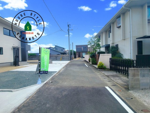 熊本市東区尾ノ上3丁目第1-3棟（2号棟）の前面道路含む現地写真|前面道路です。