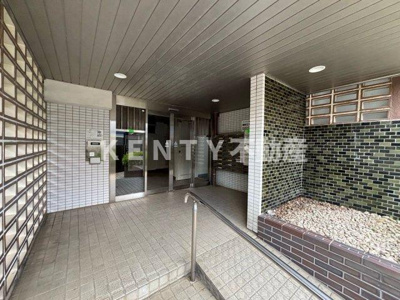 【エントランス】 | 田園調布コーポラス | ゆとりのあるエントランスです