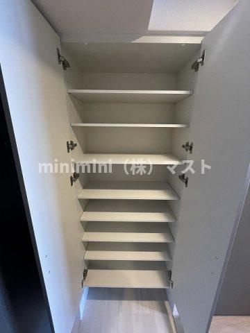 シャテーニュ上本町の収納
