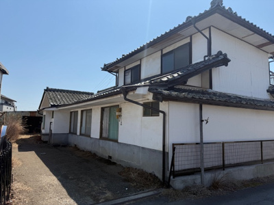 【駐車場】 | 佐久市鳴瀬中古住宅 | 北側に駐車スペースあります