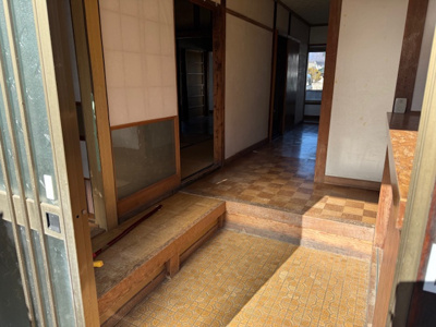 【玄関】 | 佐久市鳴瀬中古住宅