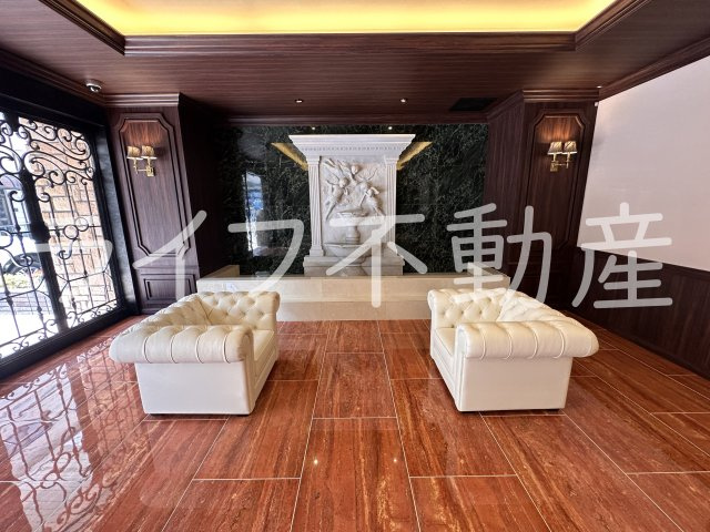 プレジオ永和EUROのロビー|建物の内部です