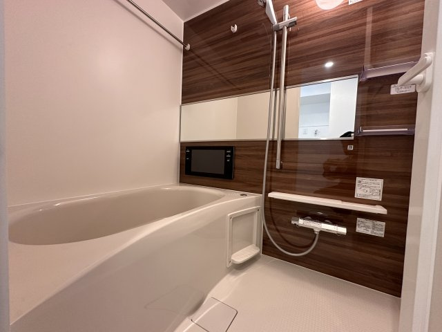 プレジオ永和EUROの浴室|落ち着いた空間のお風呂です