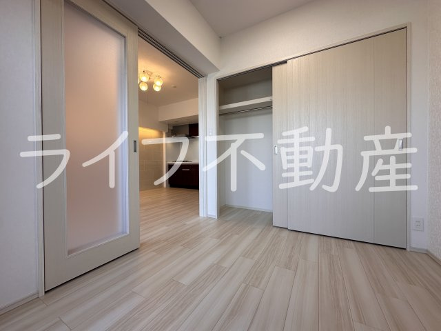 プレジオ永和EUROの寝室|開放的な寝室です
