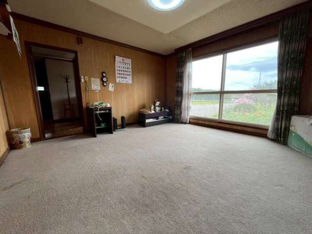 中古住宅　上士幌町東4線の居間・リビング