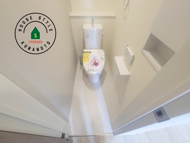 熊本市北区麻生田5丁目第1-2棟（2号棟）のトイレ|温水洗浄便座を完備しております。2ヶ所にトイレがあるのは朝の慌ただしい時間も安心です。