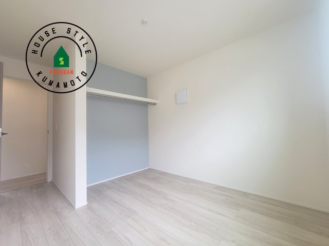 熊本市北区麻生田5丁目第1-2棟（2号棟）の子供部屋|穏やかな光が差し込む室内には、穏やかな時間が流れます。