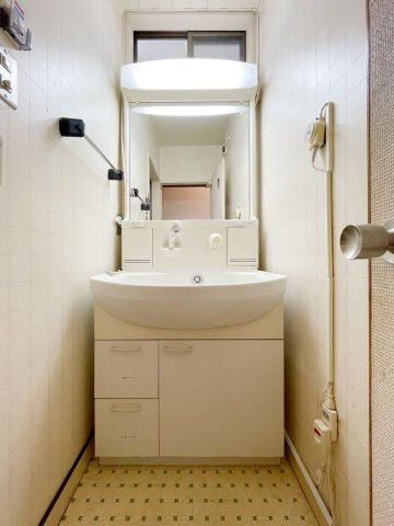 住吉山手9丁目　中古戸建の独立洗面台