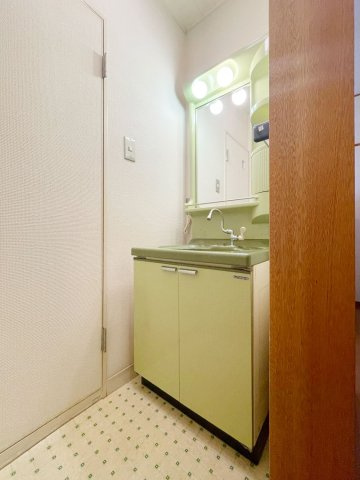 住吉山手9丁目　中古戸建の独立洗面台