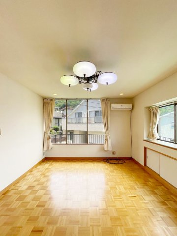 住吉山手9丁目　中古戸建の居間・リビング