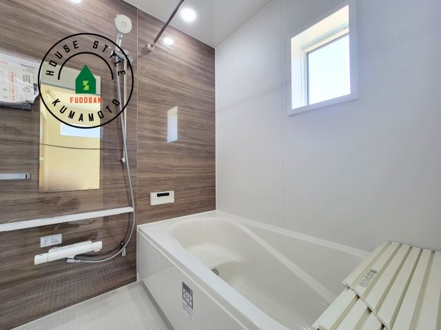 熊本市東区秋津1丁目第1-3棟（1号棟）の浴室|1日の疲れを癒してくれる広々バスルーム。雨の日のお洗濯にも大活躍な浴室乾燥機付です！