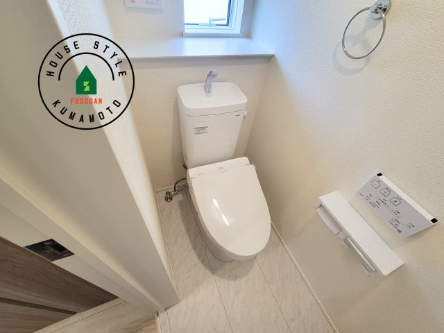 熊本市東区秋津1丁目第1-3棟（1号棟）のトイレ|温水洗浄便座を完備しております。2ヶ所にトイレがあるのは朝の慌ただしい時間も安心です。
