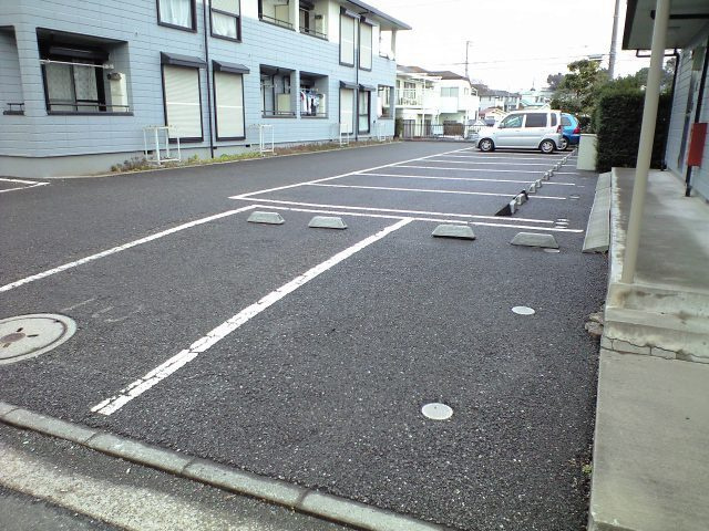 ＬＯＴＵＳ　ＶＩＥＷ大岡Ｂ棟の駐車場|敷地内駐車場