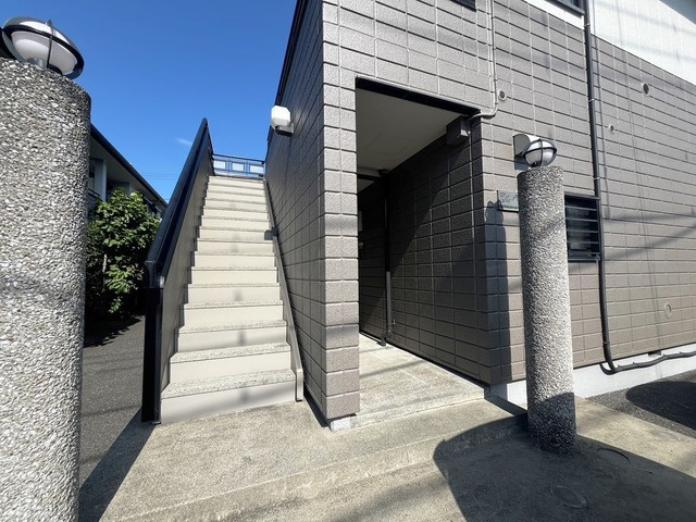 ＬＯＴＵＳ　ＶＩＥＷ大岡Ｂ棟のエントランス