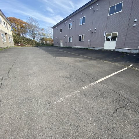 エトワール若山の駐車場