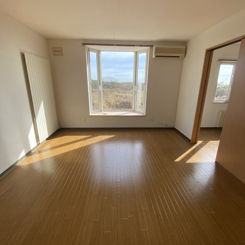 エトワール若山の居間・リビング