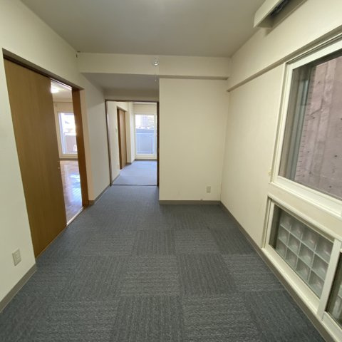 ベイシティの洋室