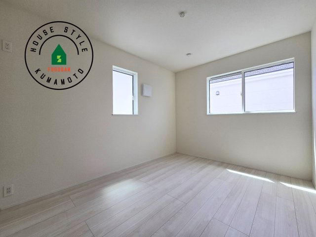 熊本市南区御幸笛田1丁目第2-3棟（1号棟）の洋室|採光良好な洋室は全居室、複層ガラスの遮熱効果と断熱効果で、一年中快適に過ごせます。