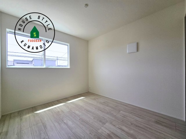 熊本市南区御幸笛田1丁目第2-3棟（2号棟）の洋室|採光良好な洋室は全居室、複層ガラスの遮熱効果と断熱効果で、一年中快適に過ごせます。