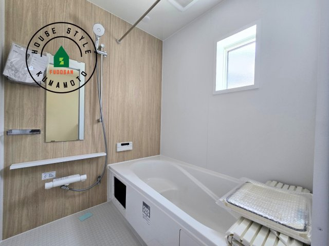 熊本市南区御幸笛田1丁目第2-3棟（3号棟）の浴室|1日の疲れを癒してくれる広々バスルーム。雨の日のお洗濯にも大活躍な浴室乾燥機付です！