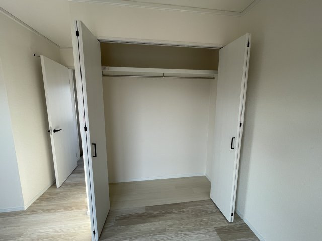 【中古戸建】向日市森本町石田「向日町駅」4LDKの収納|3階　洋室6帖　収納