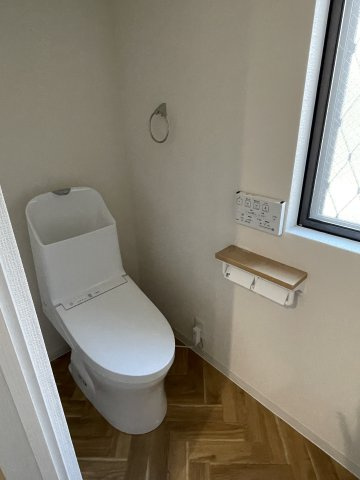【中古戸建】向日市森本町石田「向日町駅」4LDKのトイレ|1階　トイレ