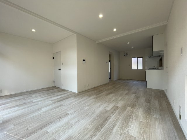 【中古戸建】向日市森本町石田「向日町駅」4LDKの居間・リビング