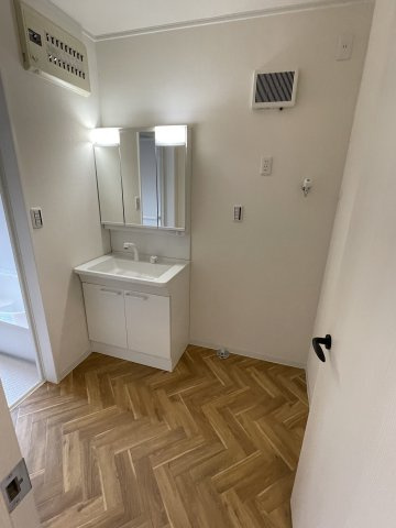 【中古戸建】向日市森本町石田「向日町駅」4LDKの独立洗面台