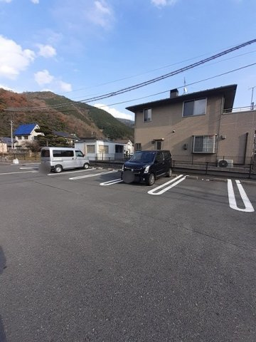 アプロ－ズの駐車場|駐車場に車を止められます