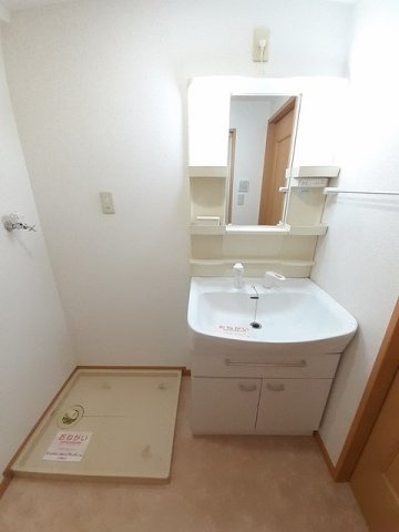 ラ．コスモスの洗面所|明るい洗面所です