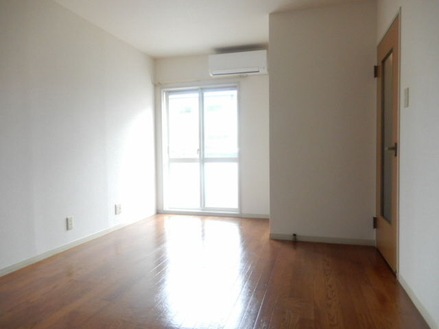 ＪＡメゾンしばまちＢの居間・リビング