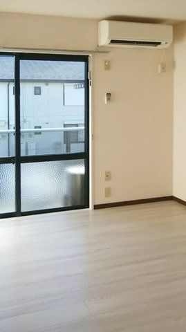 エクセル岸　Aの居間・リビング