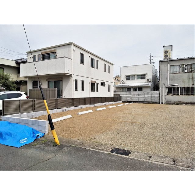 岐阜市羽衣町３丁目の駐車場の駐車場