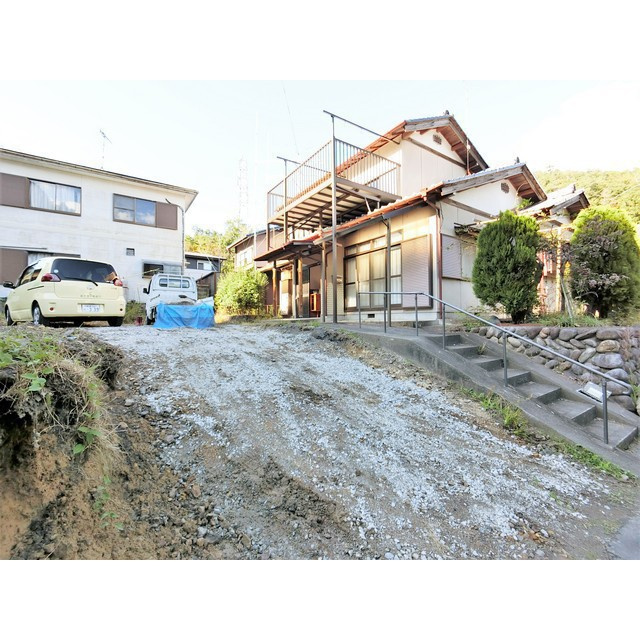 岐阜市岩崎の一戸建ての駐車場