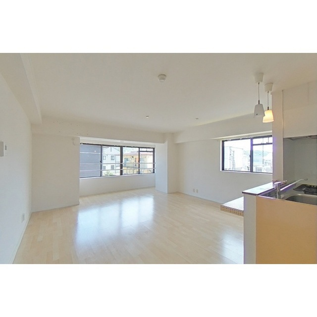 コーポソウミヤの居間・リビング